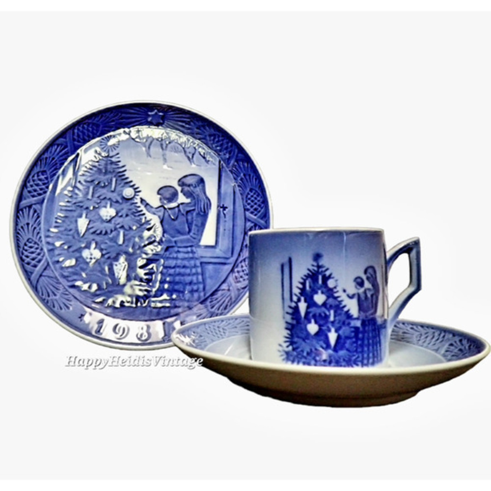 HP Vintage Royal‎ Copenhagen Christmas 1981 Plate Cup & Saucer Holiday